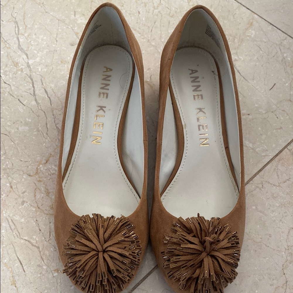 Anne Klein Women's Tan Pumps